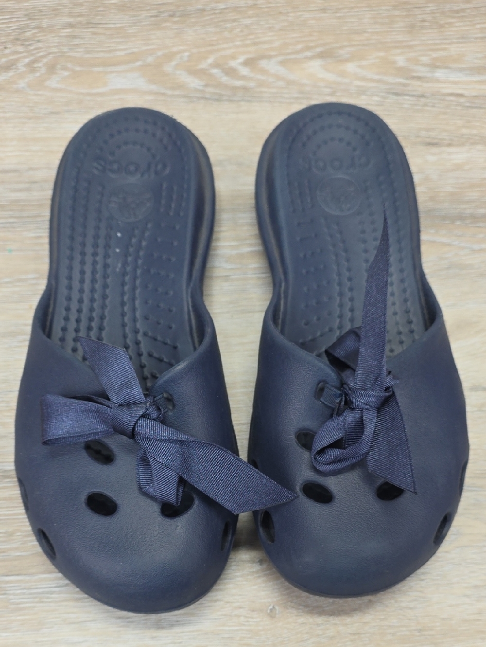 Crocs Womens Audrey Hallmark Navy Blue Slip-On Mule Clog w/Bow Sandals Sz 10 - Picture 10 of 12